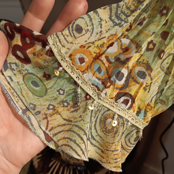 Abstract Patterned Blouse - Picture 7 of 13